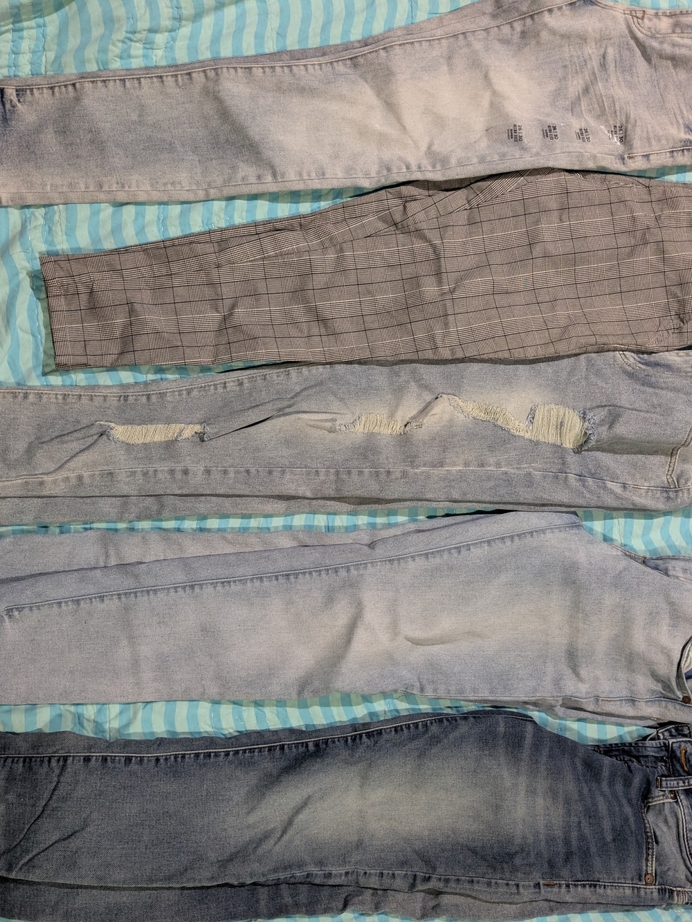 Lot Of Men's Jeans - Classic Slim Fit
